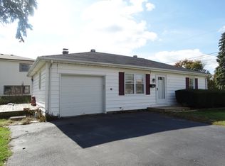 651 South St, Lockport, IL 60441