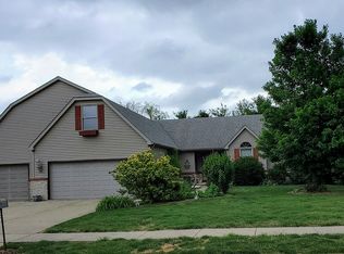 230 Prairie Grass Rd, Chatham, IL 62629