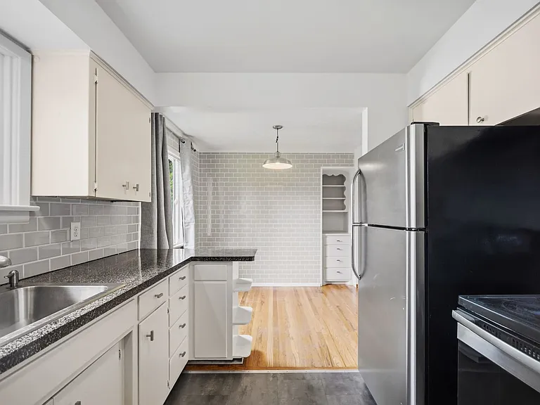 2925 W Northwest Blvd — Photo 25