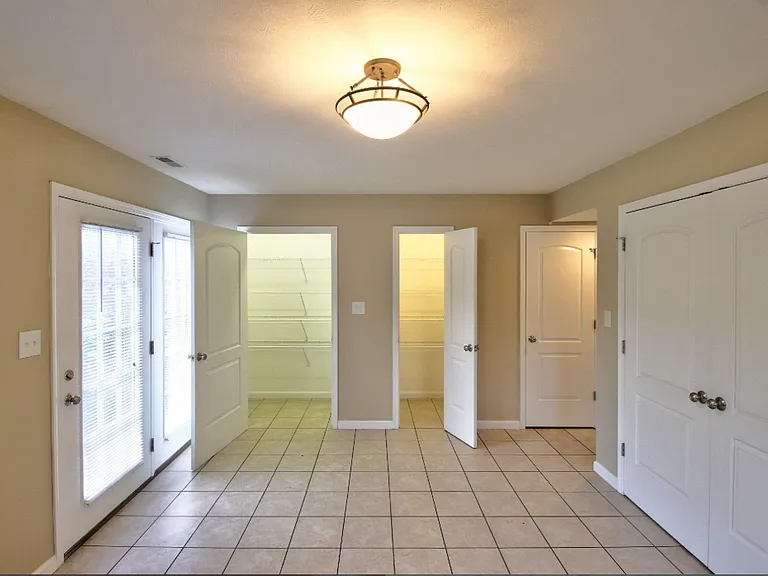 2760 E Bressingham Way — Photo 7