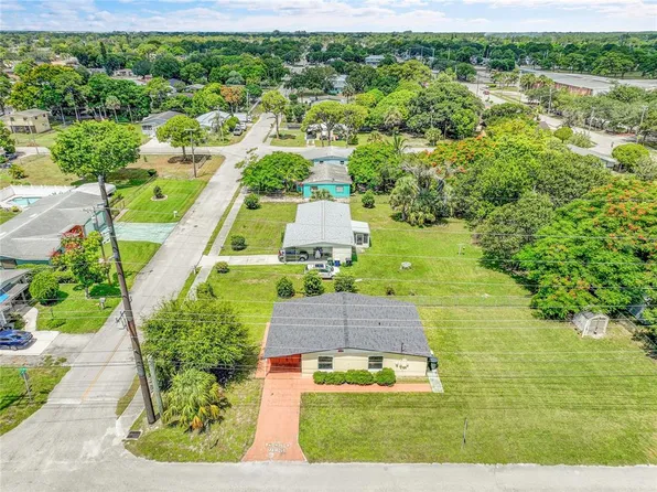 2102 Avenue P, Fort Pierce, FL 34950