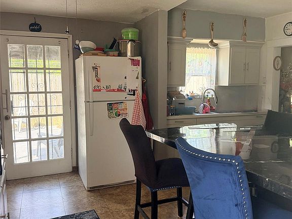 5th image of 7418 Evans St
