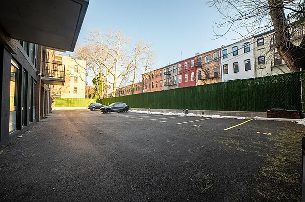 Rented by Twin Group | media 66