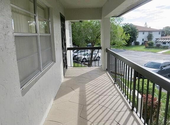 3rd image of 5883 Sugar Palm Court #D