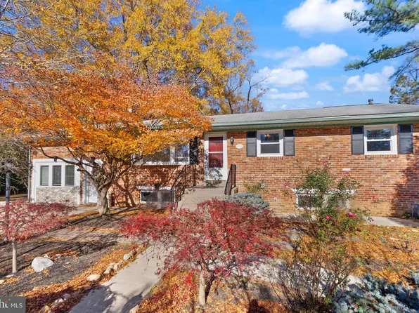 4211 Downing St, Annandale, VA 22003