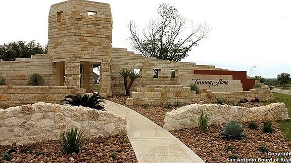 3rd image of 224 Bee Caves Cv