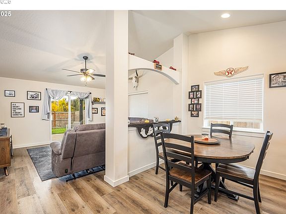 3rd image of 4967 Cedar View Dr