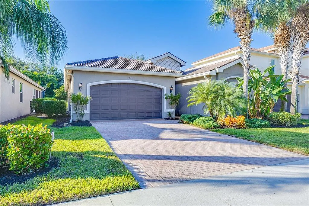 3 bed, 2.5 bath, 2144 sqft, $6,250 — Photo 1