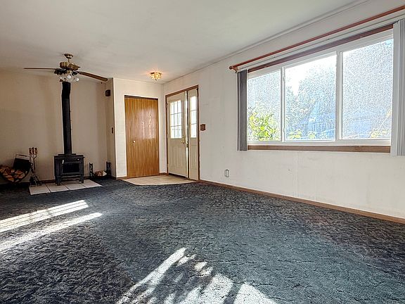 3rd image of 85 Hilldale Rd