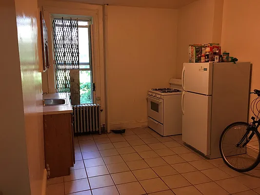 Rented by Premier Metro Realty Corp | media 8