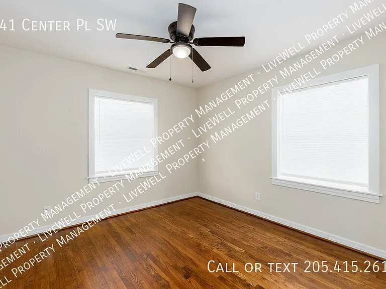 741 Center Pl SW — Photo 6