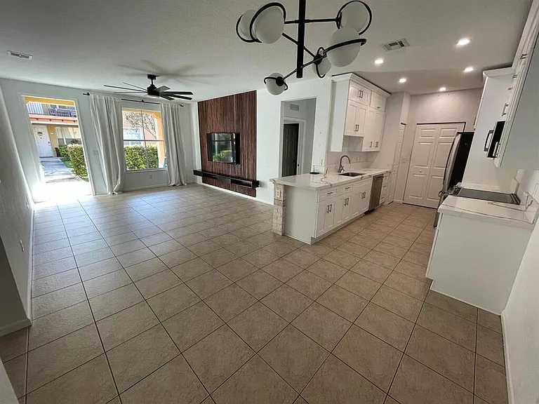 3549 Forest Hill Blvd #19 — Photo 6