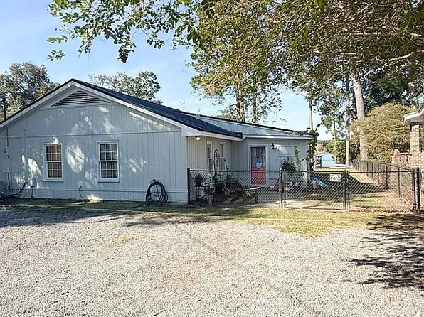 1132 Forest Lake Dr, Manning, SC 29102