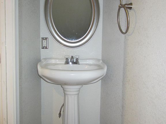 Downstairs 1/2 Bath