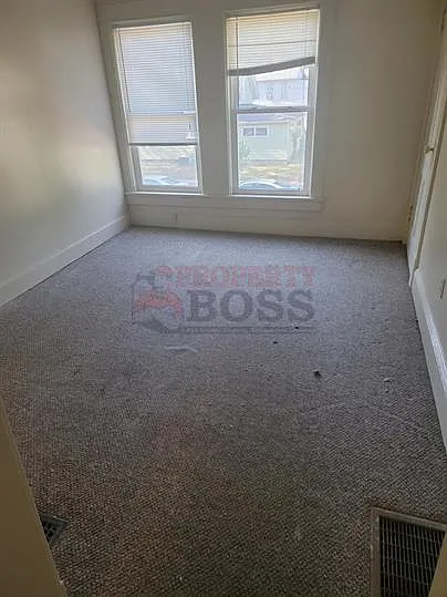 210 Noble St #1/2 — Photo 5