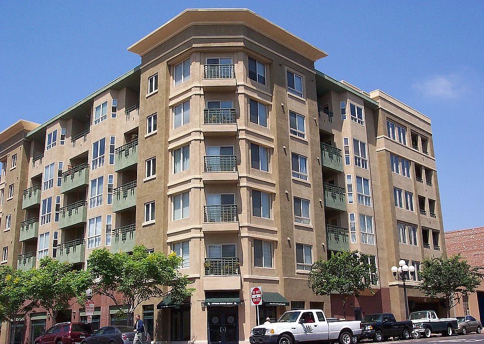 Excellent Gaslamp Location Next to Horton Grand Hotel
