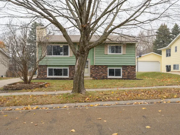 725 31st St NE, Rochester, MN 55906