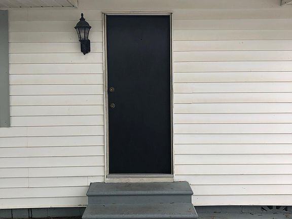 3rd image of 1615 Goodyear Ave #1