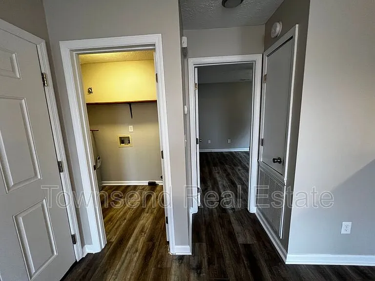 1425B Ireland Dr — Photo 6