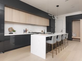3232 W 38th Ave #2, Vancouver, BC