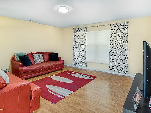 3rd image of 997 Sarazen Dr
