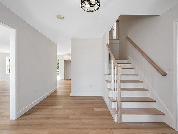 3rd image of 77 Thistlewood Drive #52