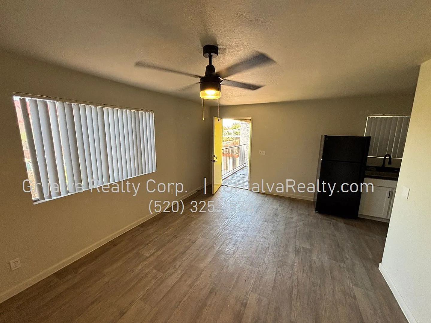 2322 N Elaine Blvd — Photo 3