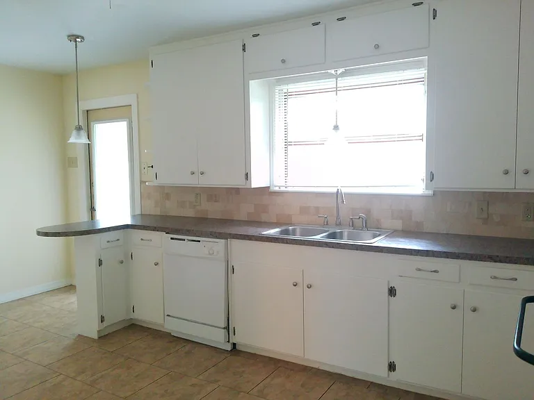 530 Hopper Dr — Photo 6