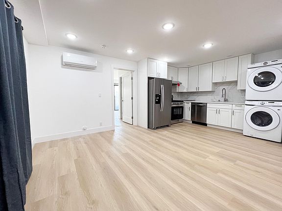 5th image of 800 Mills Ave