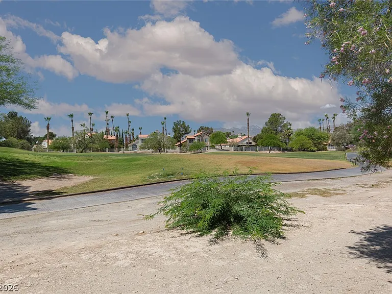 7281 Vista Bonita Dr — Photo 27