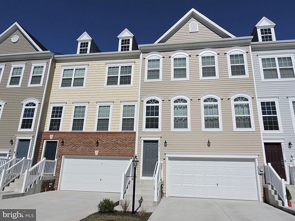 3rd image of 32417 Gaston Dr