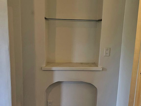4th image of 806 N Poinsettia Pl #8065