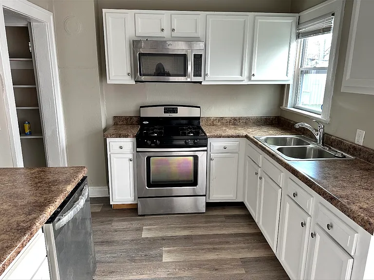 2607 Medary Ave — Photo 3