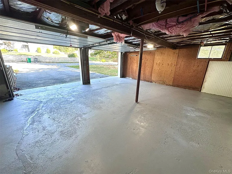 171 Roosevelt Rd — Photo 32