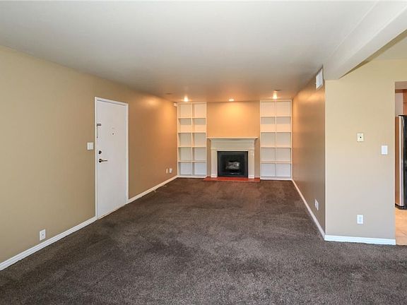 4th image of 1170 S Foothill Dr