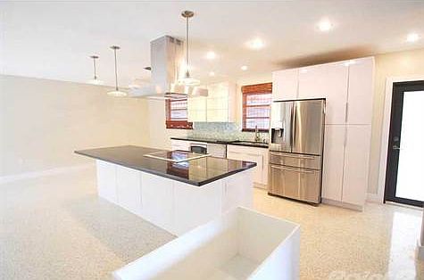 3rd image of 1125 Anastasia Ave