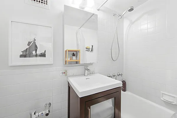 Rented by Compass | media 22