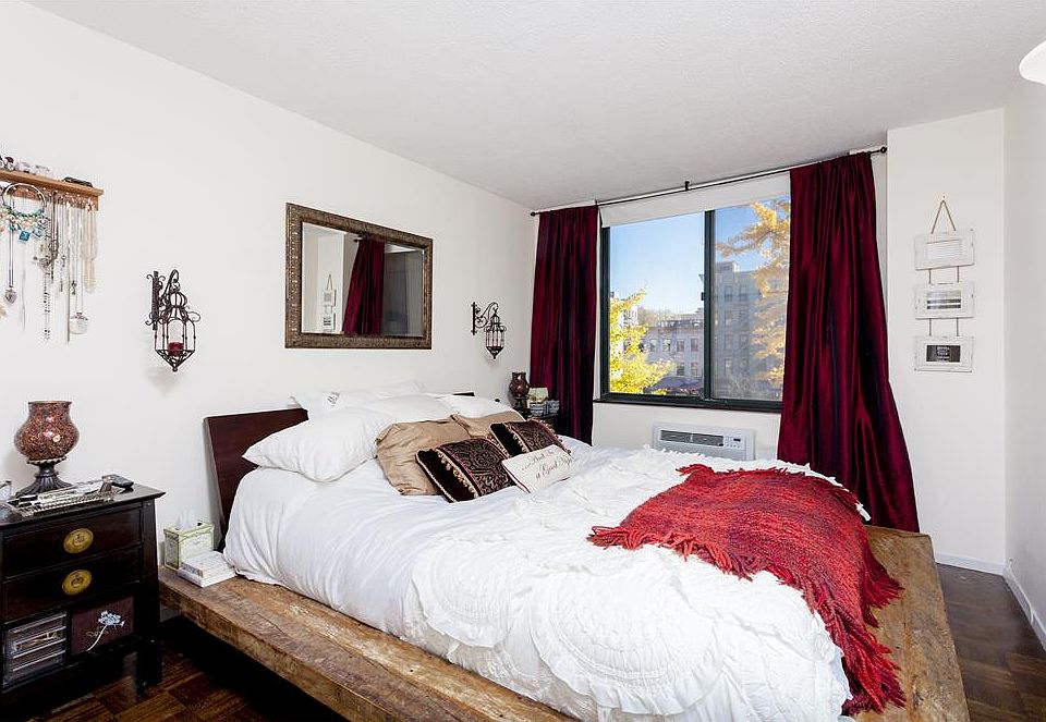 2nd image of 122-124 Elizabeth St #4C