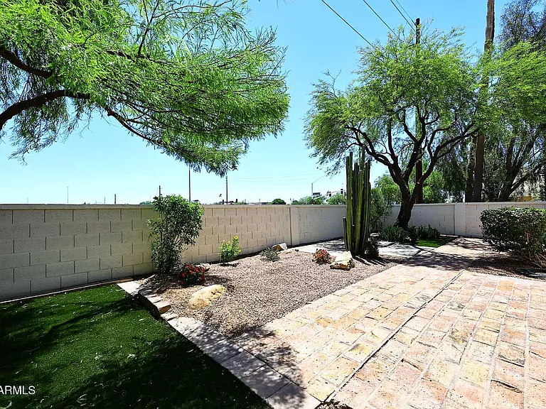 4111 N 87th Pl — Photo 42