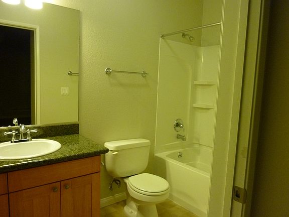 5th image of 2471 Creekside Ct