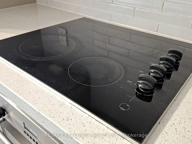 18 Uptown Dr #102 — Photo 18