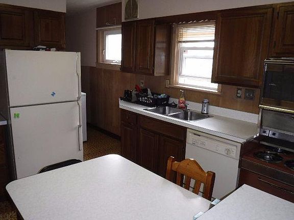 4th image of 21 Highland Ave