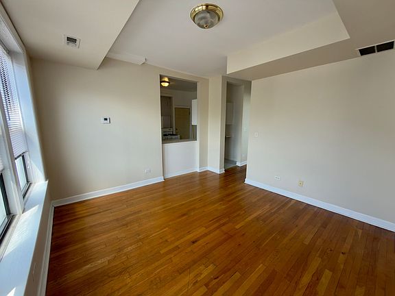 5th image of 4547 N Western Ave #3