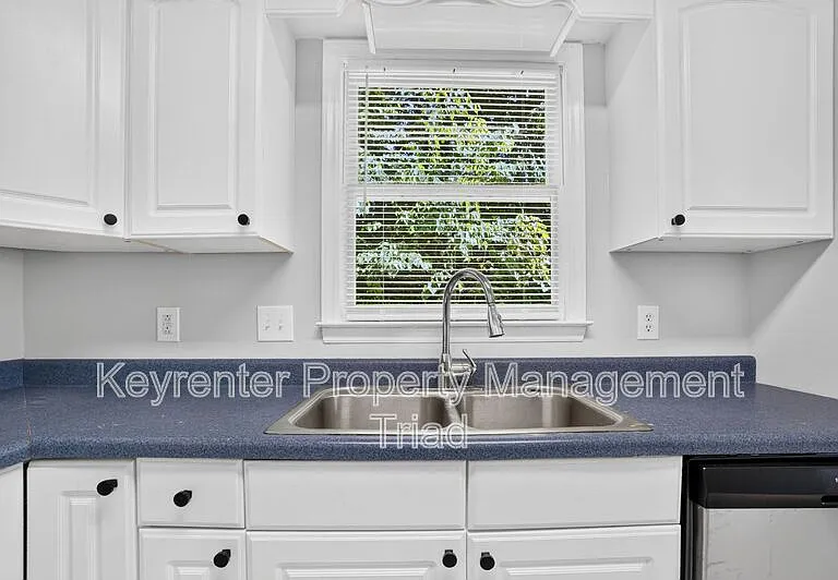 151 Laura Ave — Photo 12