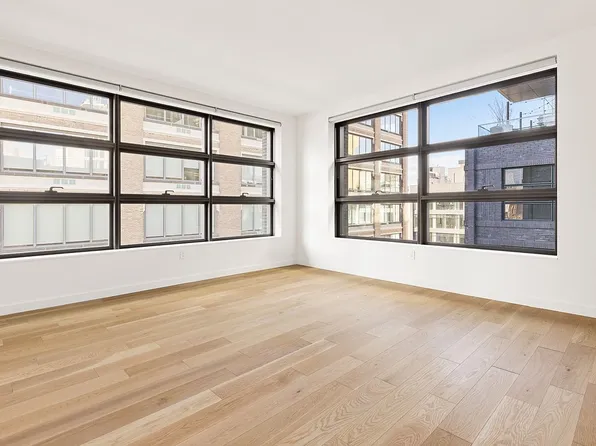 547 W 47th St Room 408, New York, NY 10036