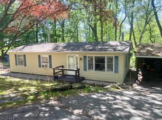 11 Overlook Dr, High Bridge Boro, NJ 08829