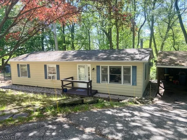 11 Overlook Dr, High Bridge Boro, NJ 08829