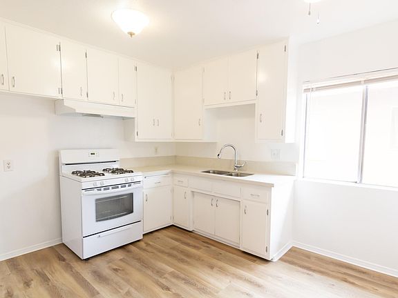 3rd image of 1716 E Route 66 APT D