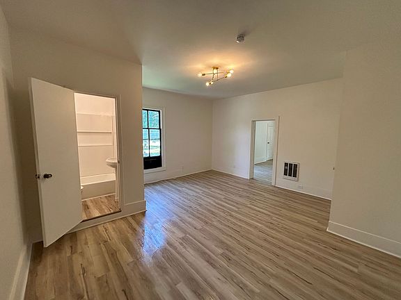 5th image of 700 N High St #4