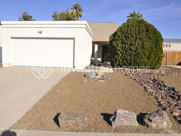 1320 E Tonto Ln — Photo 1